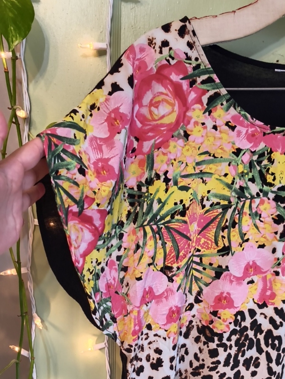 Women's Flowy Lightweight Floral Cheetah Pink Black Animal Top M - Picture 7 of 11